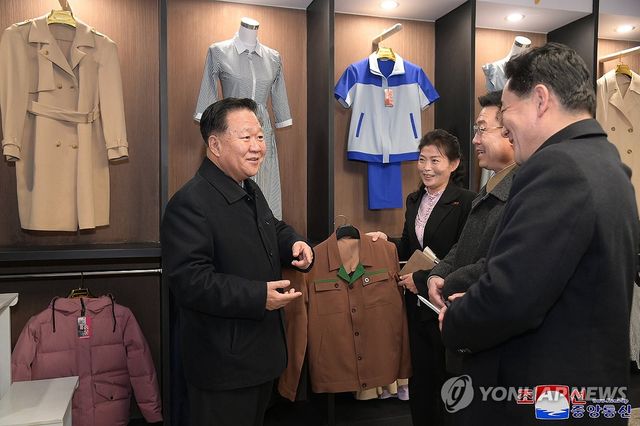 북한 최룡해, 평남 숙천군 지방공업공장 시찰