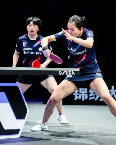 WTT 컨텐더 타이위안 여자복식에 나선 김나영(오른쪽)과 유한나