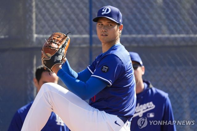 불펜 투구하는 오타니