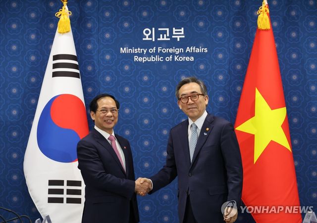 베트남 외교장관 만난 조태열 장관