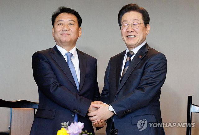 이광재 전 사무총장 만난 이재명 대표