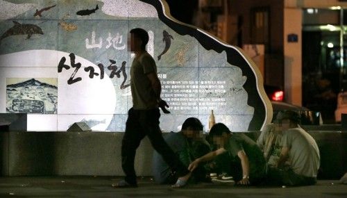 술판 벌인 주취·노숙자들