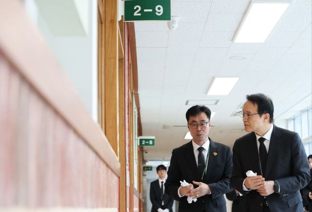 기억교실 찾은 임태희 경기도교육감