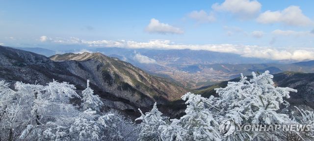 춘삼월에도 설경 펼쳐진 지리산 성삼재
