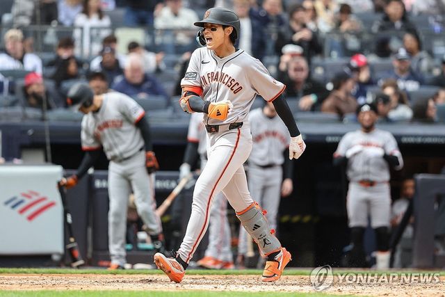 홈으로 들어오는 이정후