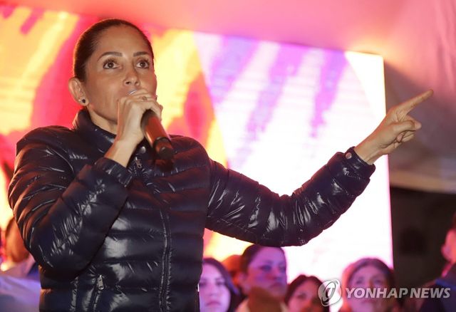 에콰도르 대선 재검표 요구 의사 밝히는 루이사 곤살레스 후보 