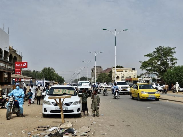 차드 수도 은자메나 거리 모습