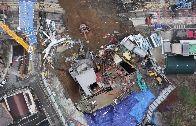 구조된 기사의 굴착기