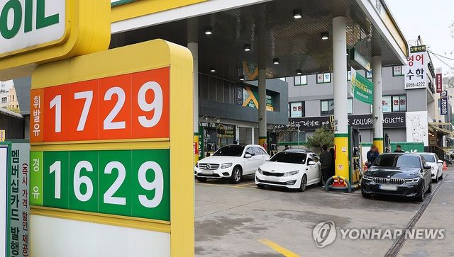 주유소 기름값 9주 연속 하락…"유가 급락에 약세 이어질듯"