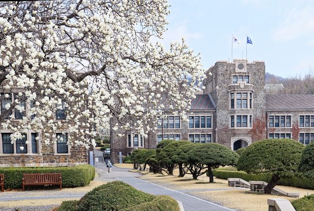 연세대 언더우드관