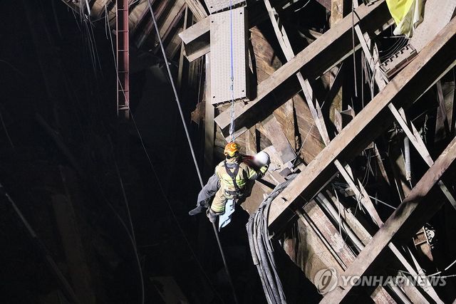 광명 신안산선 공사장 붕괴로 고립된 근로자 1명 구조