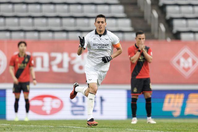 성남FC 후이즈.