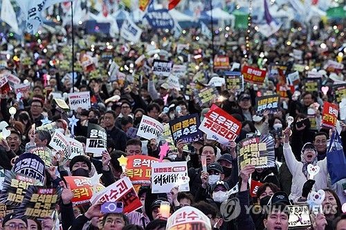 광화문 동십자각에서 열린 대통령 파면 촉구 집회