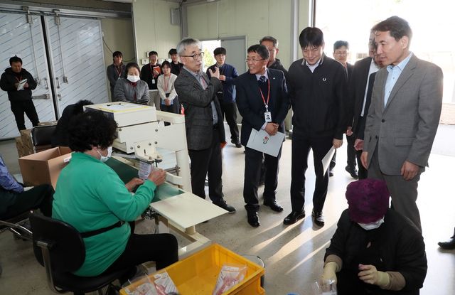 옥수수연구소 방문한 김진태 지사