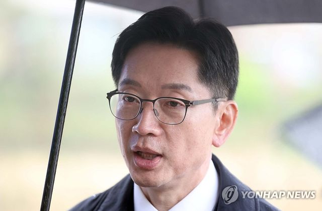 문 전 대통령 예방 마친 김경수 전 지사