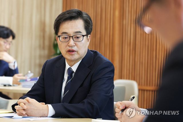 발언하는 김동연 경기도지사