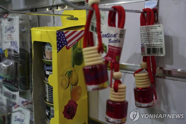 중국 국제박람회장에 전시된 미국 업체 제품