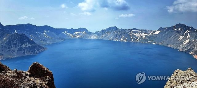 6월에 만난 백두산 천지