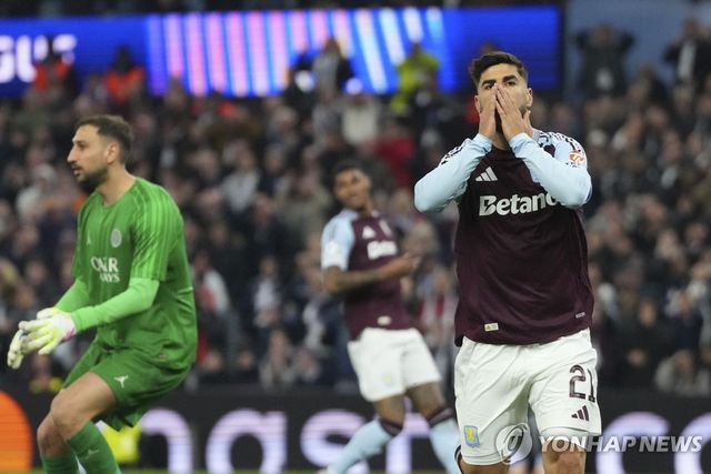 아쉬워하는 아센시오