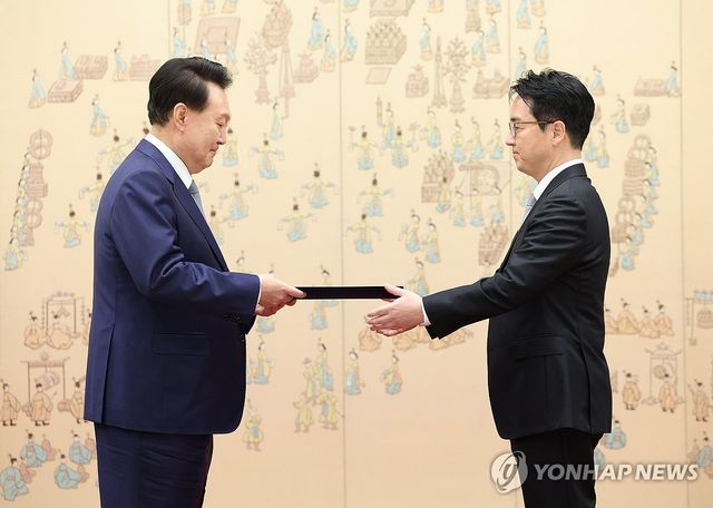 윤석열 전 대통령, 심우정 검찰총장 임명장 수여