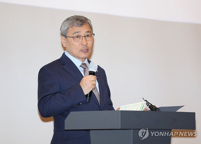 인사말하는 정근식 교육감