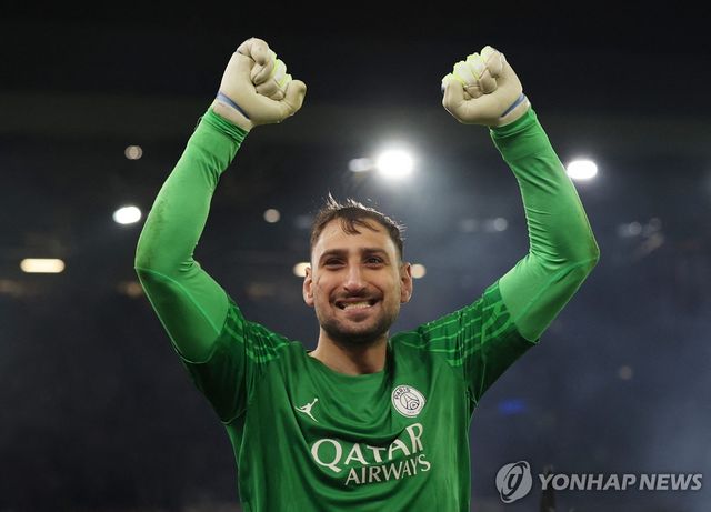 PSG 4강행 이끈 골키퍼 돈나룸마