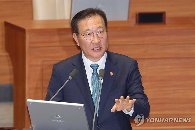 답변하는 박성재 법무부 장관