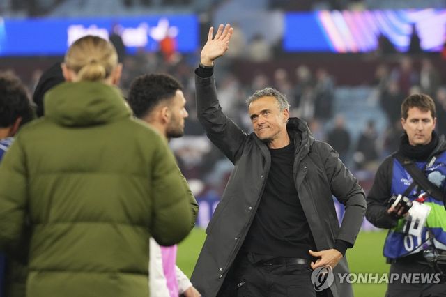 PSG 4강 올려놓은 루이스 엔리케 감독
