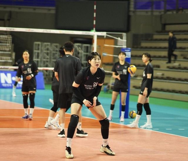 수비 훈련하는 박정아