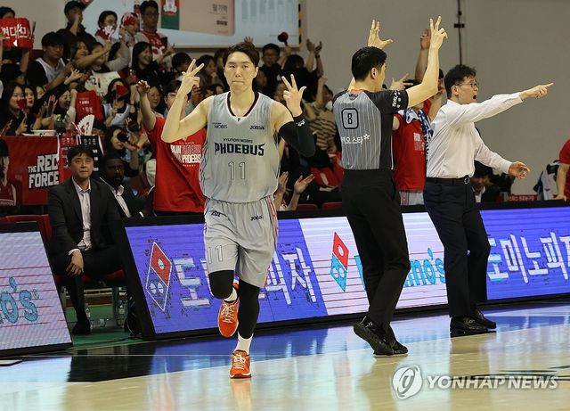 이우석 3점슛 성공