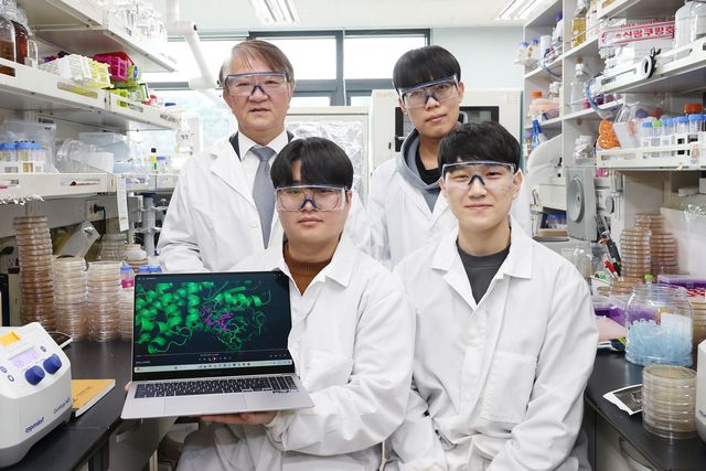 이상엽 교수(왼쪽 위) 연구팀, AI로 효소 설계 연구 제안