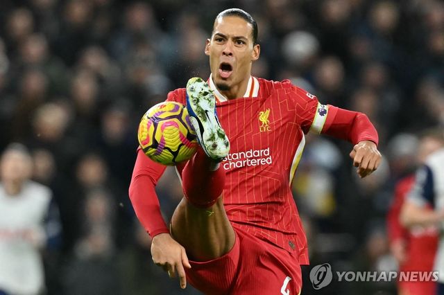 리버풀과 연장 계약한 판데이크