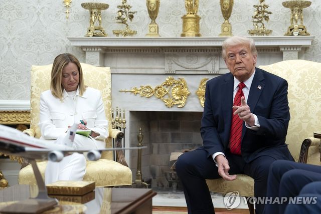 트럼프 미국 대통령(오른쪽)과 멜로니 이탈리아 총리