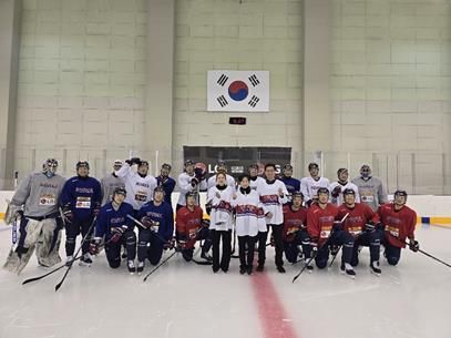 대회 출격을 앞두고 훈련 중인 한국 남자 아이스하키 대표팀