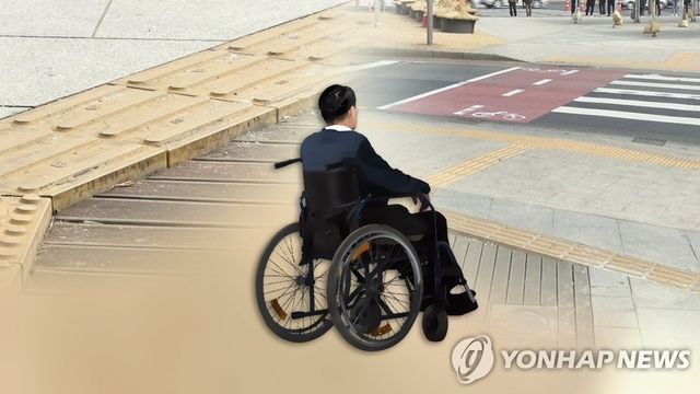휠체어 탄 장애인 (CG)