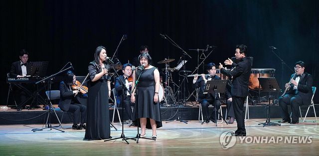 장애인오케스트라 '핫빛' 창단 연주회