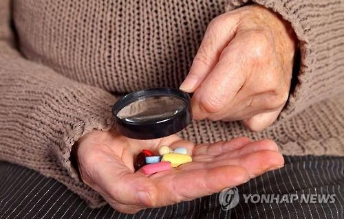 "노인 불면증·수면제 사용 늘면 장애 위험 증가"