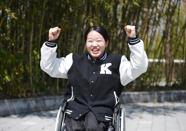 파이팅 외치는 장애인스포츠 스타 김윤지