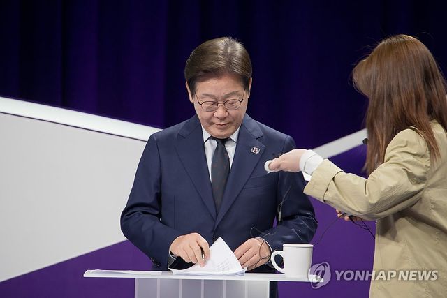 첫 TV 토론회 나서는 이재명 후보