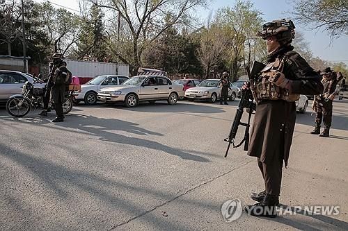 아프가니스탄 수도 카불의 탈레반 군경