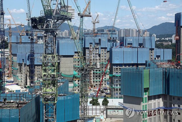 서울의 한 아파트 재건축 현장
