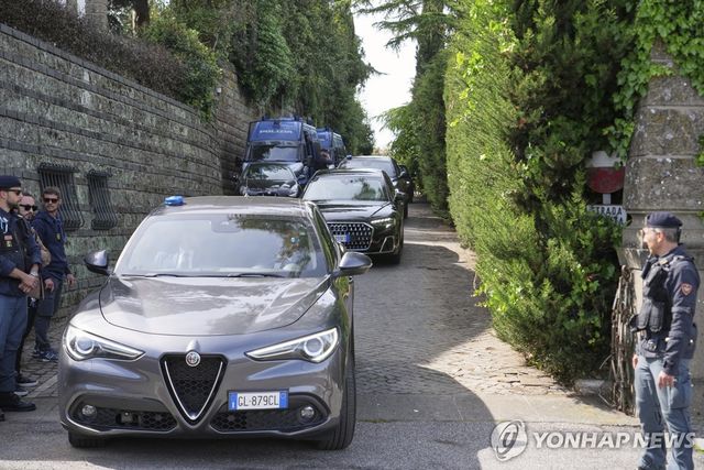 로마 협상장 떠나는 이란 대표단