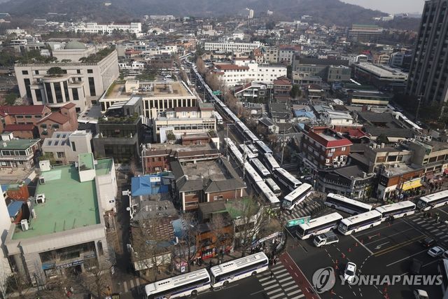 경찰, 헌재 인근 '진공상태화' 착수