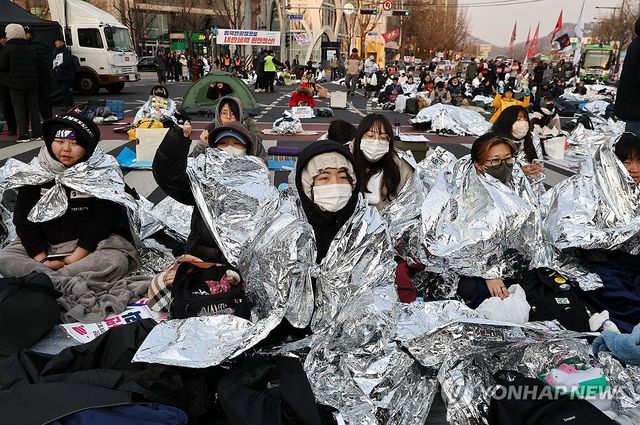 24시간 철야 파면 촉구 집회