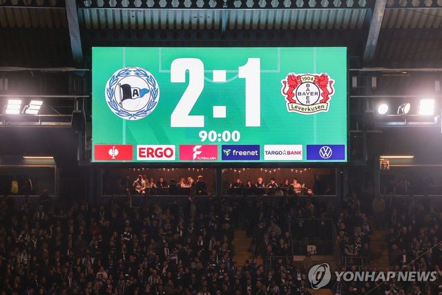 블레펠트의 승리를 알리는 전광판.