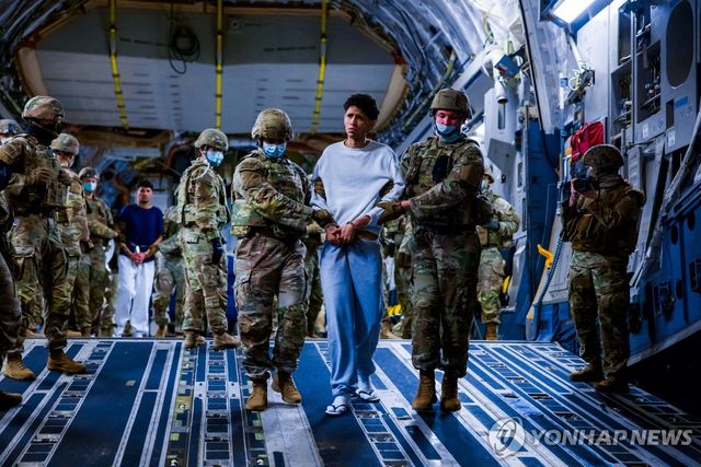 범죄조직 활동 혐의로 미국서 엘살바도르로 추방된 남자