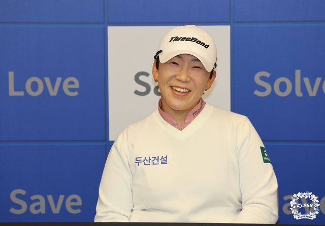 활짝 웃는 신지애.