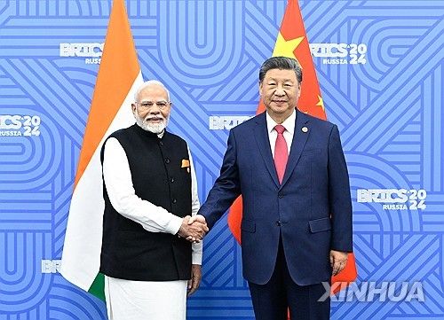지난해 브릭스 정상회의에서 만난 인도-중국 정상