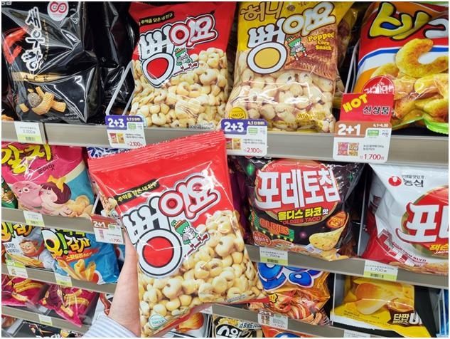 CU "만우절 하루 '뻥이요' 과자 2종 매출 16배 증가"