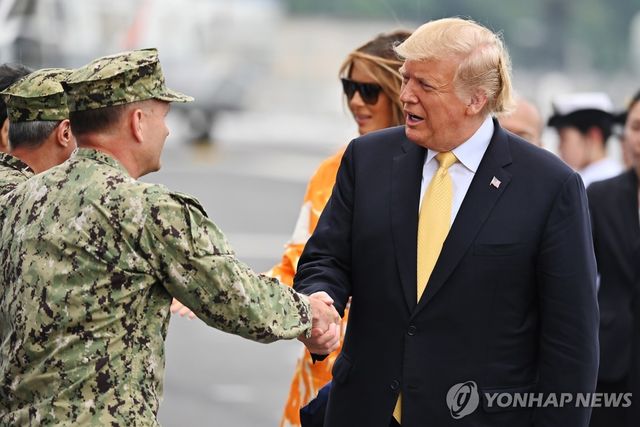 2019년 일본 자위대 호위함에 승선한 도널드 트럼프 미국 대통령